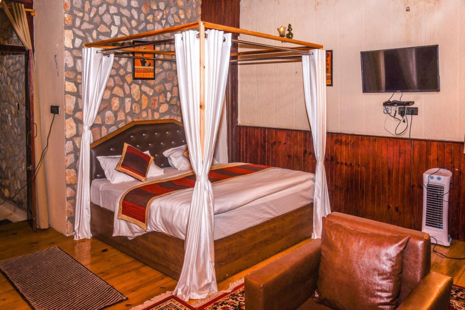 The Himalayan Heights Satya'S Kasardevi Hotel Almora Exterior photo